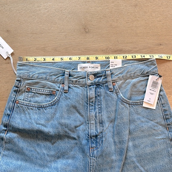 NWT Aritzia Denim Forum The '90s Halle Jean Skirt - Picture 4 of 5